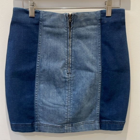 Free People Two Tone black panel denim jean mini Skirt Stretchy Tight sz 6 - Picture 6 of 13